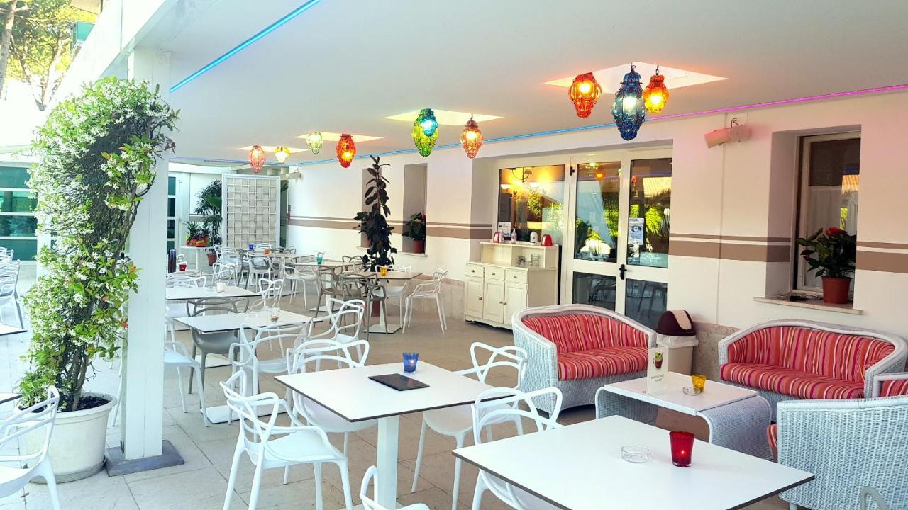 Hotel Mediterraneo Ліньяно-Сабб'ядоро Екстер'єр фото