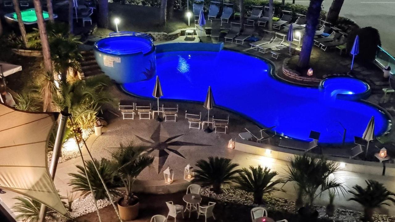 Hotel Mediterraneo Ліньяно-Сабб'ядоро Екстер'єр фото